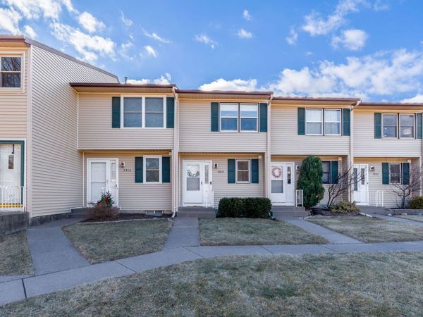 3818 Belle Avenue , Davenport, IA 52807