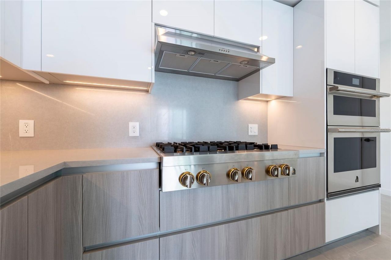 400 Central Avenue, Unit 1106, Saint Petersburg, FL 33701 Photo