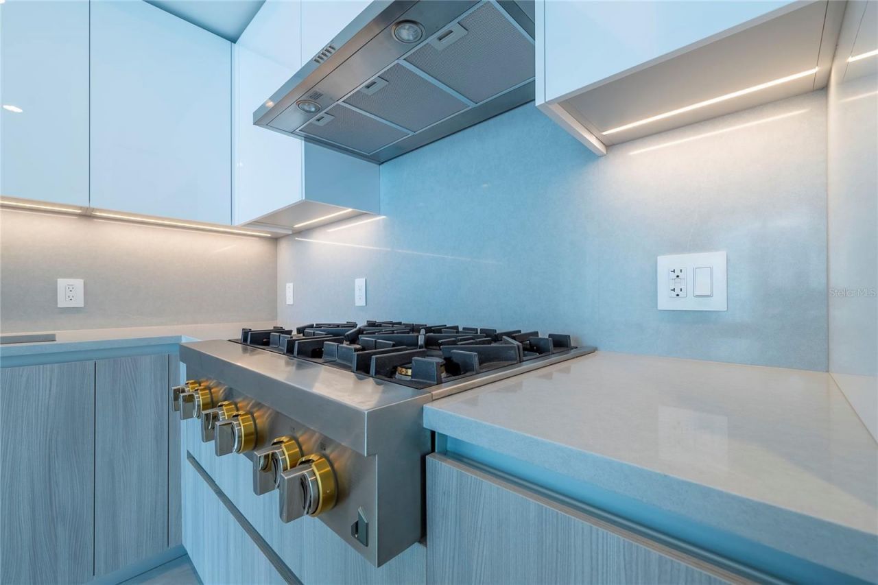 400 Central Avenue, Unit 1106, Saint Petersburg, FL 33701 Photo