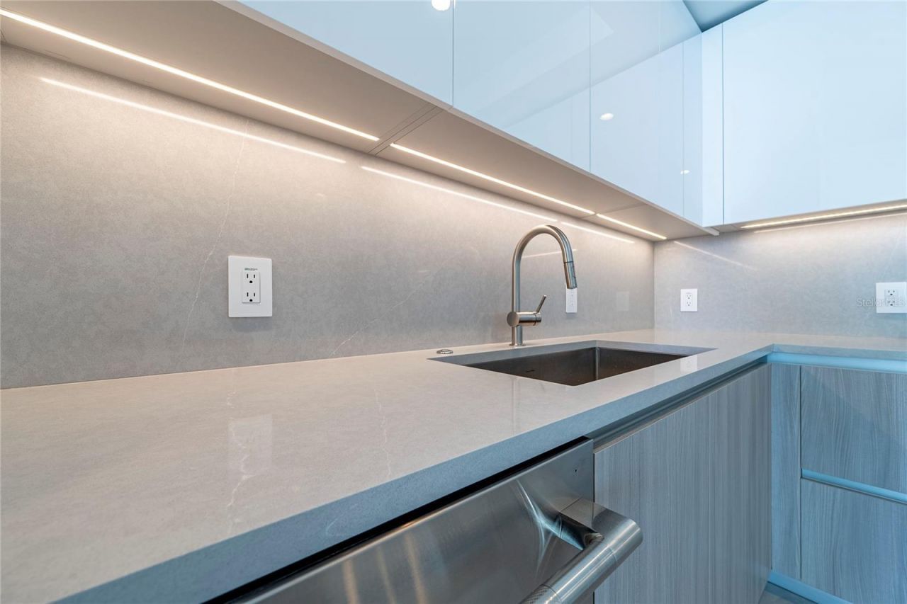 400 Central Avenue, Unit 1106, Saint Petersburg, FL 33701 Photo