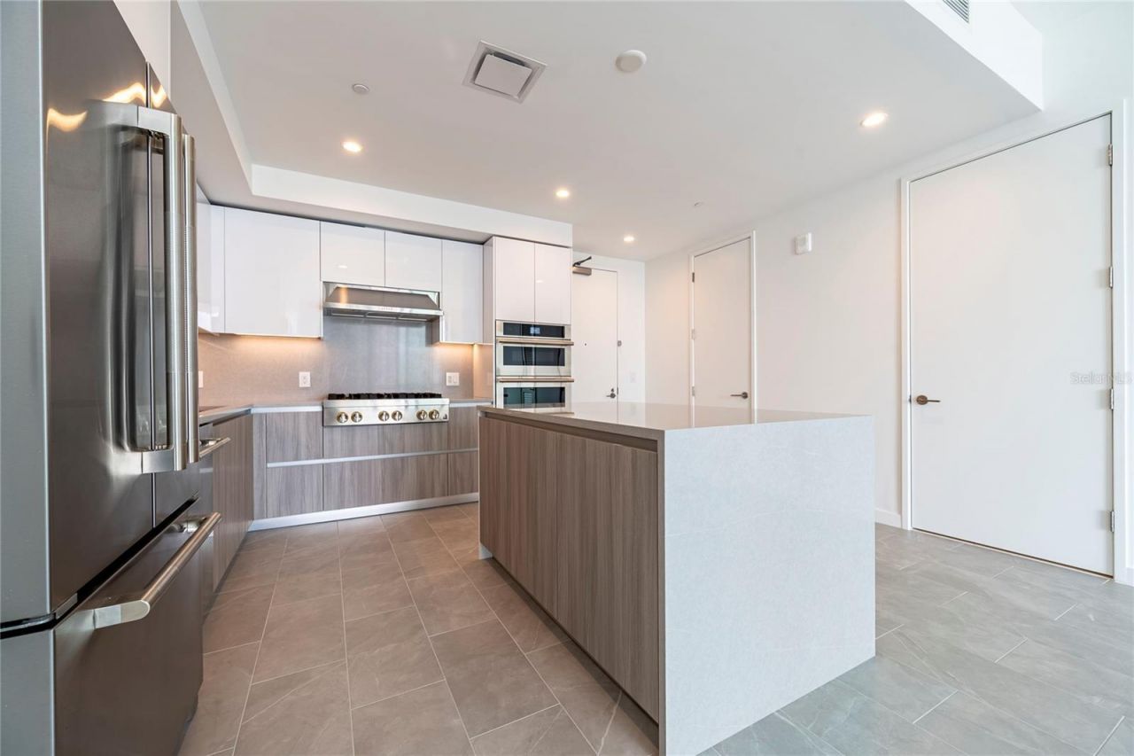 400 Central Avenue, Unit 1106, Saint Petersburg, FL 33701 Photo