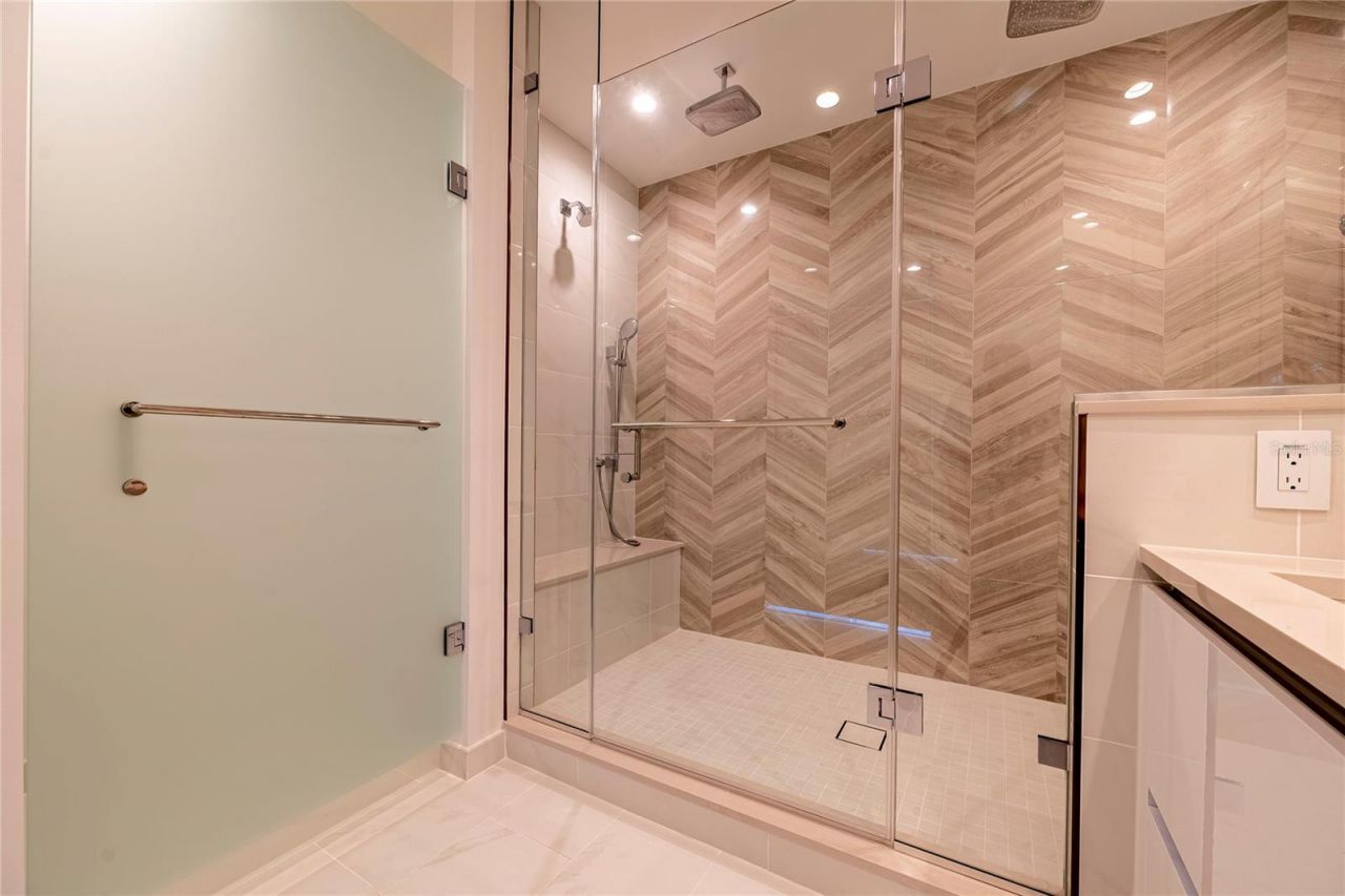 400 Central Avenue, Unit 1106, Saint Petersburg, FL 33701 Photo