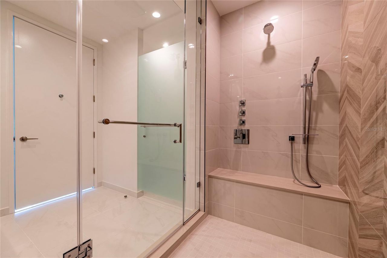 400 Central Avenue, Unit 1106, Saint Petersburg, FL 33701 Photo