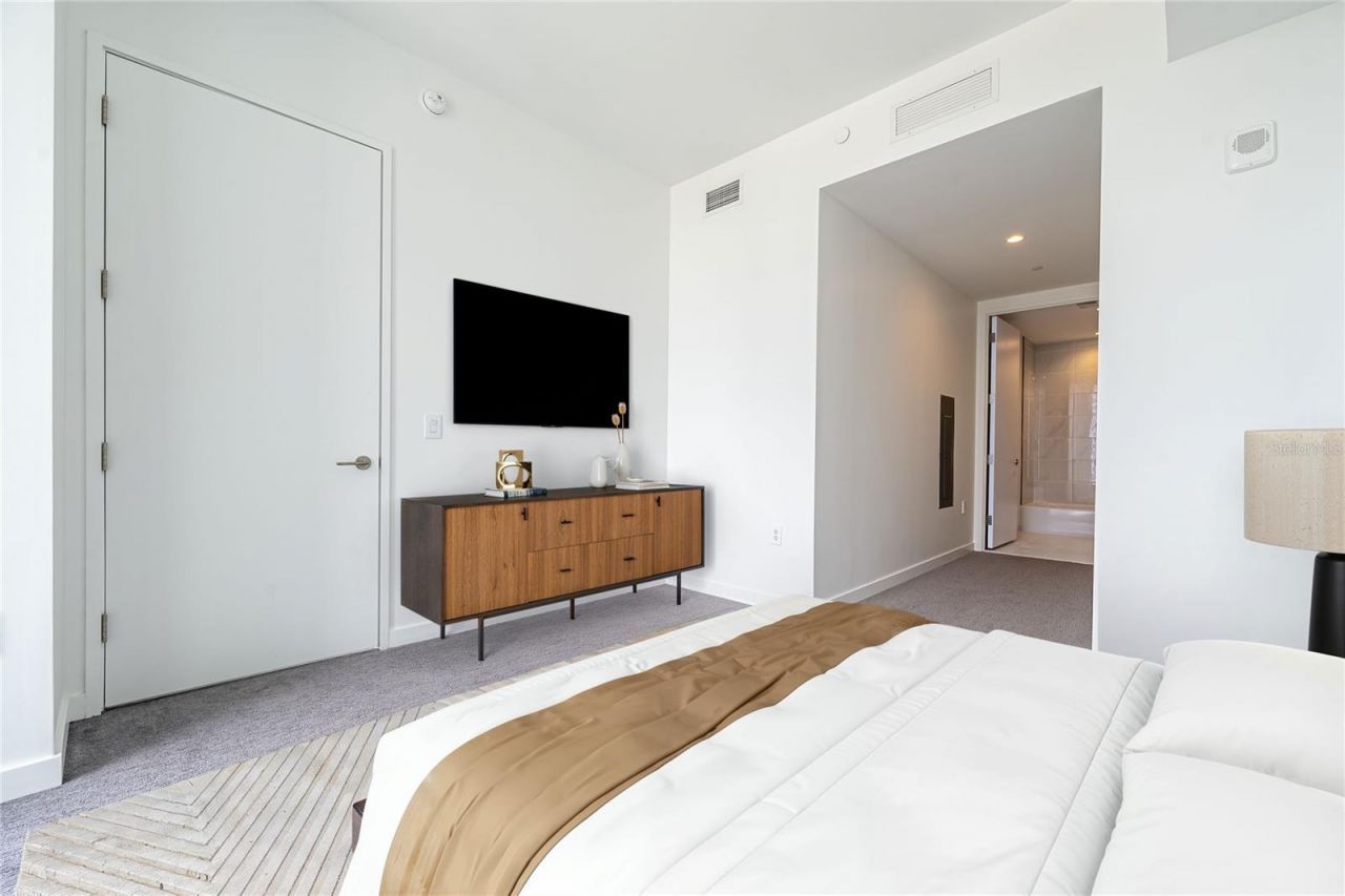 400 Central Avenue, Unit 1106, Saint Petersburg, FL 33701 Photo