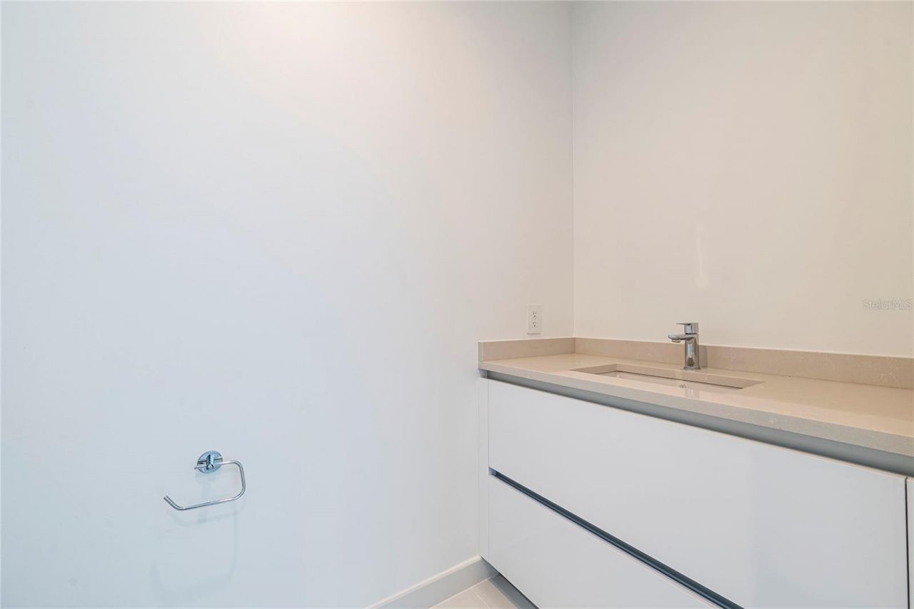 400 Central Avenue, Unit 1106, Saint Petersburg, FL 33701 Photo