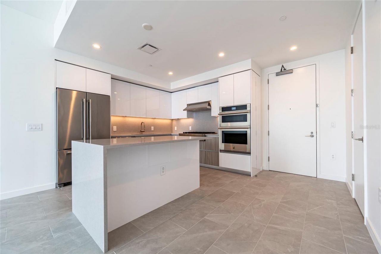 400 Central Avenue, Unit 1106, Saint Petersburg, FL 33701 Photo