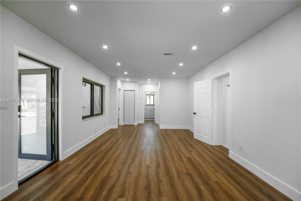 220 NW 144th St, Miami, FL 33168 Photo