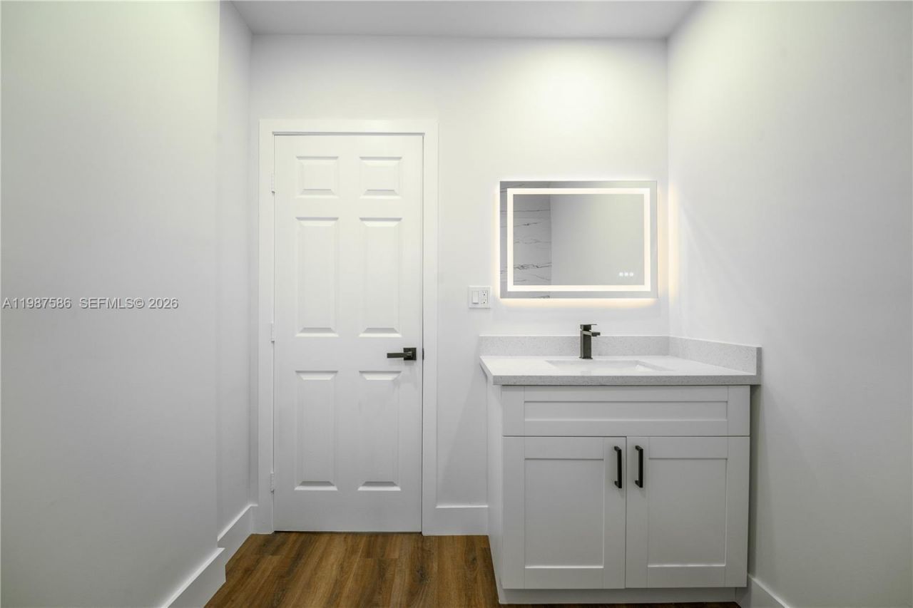 220 NW 144th St, Miami, FL 33168 Photo