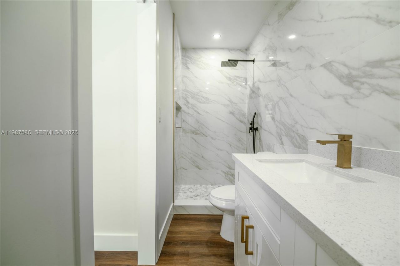 220 NW 144th St, Miami, FL 33168 Photo