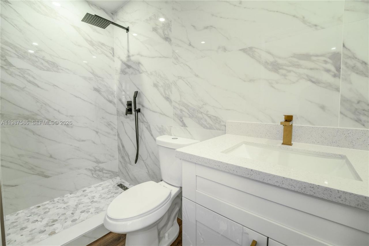 220 NW 144th St, Miami, FL 33168 Photo