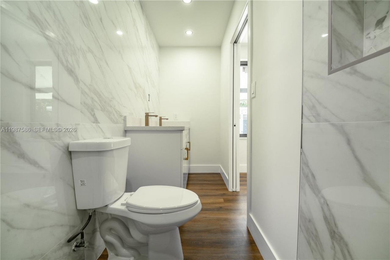 220 NW 144th St, Miami, FL 33168 Photo