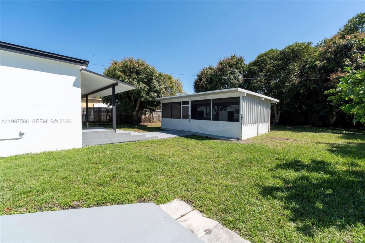 220 NW 144th St, Miami, FL 33168 Photo