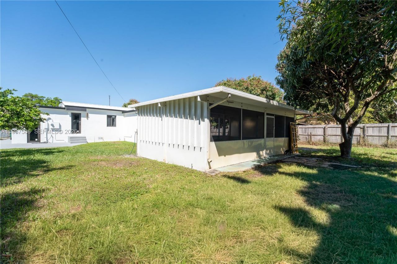 220 NW 144th St, Miami, FL 33168 Photo