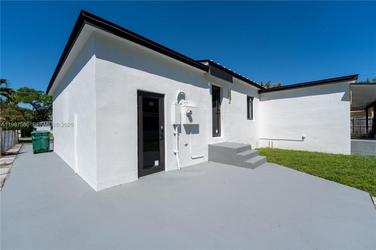 220 NW 144th St, Miami, FL 33168 Photo