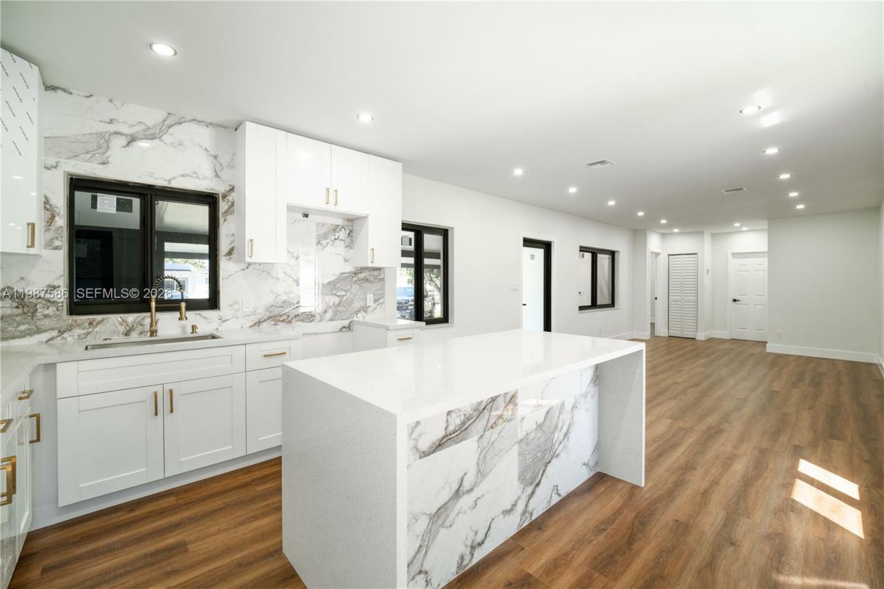 220 NW 144th St, Miami, FL 33168 Photo