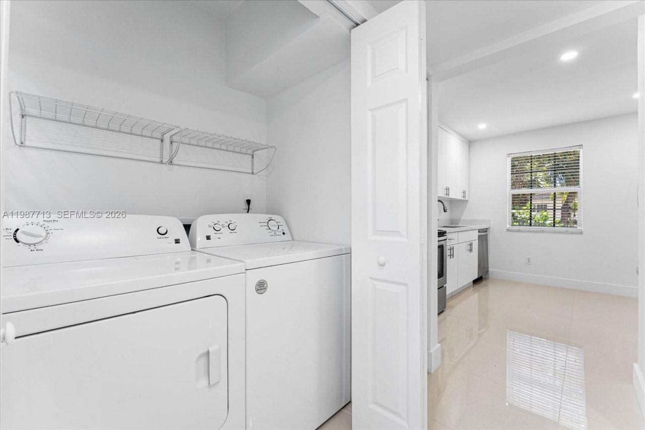 3619 S Le Jeune Rd, Unit 1, Coral Gables, FL 33134 Photo