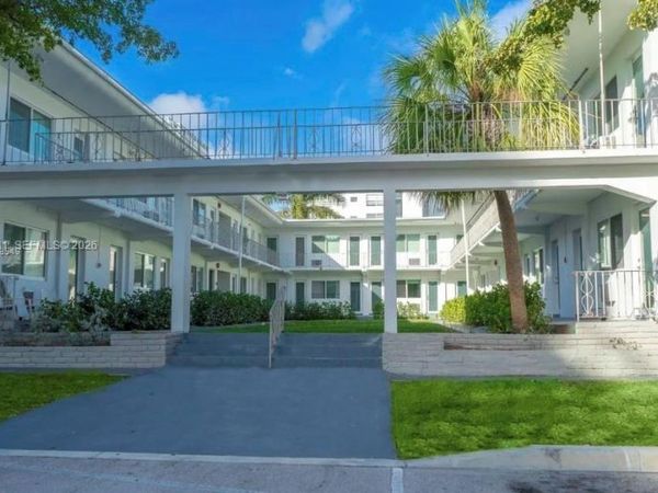 9270 E Bay Harbor Dr, Unit 10B, Bay Harbor Islands, FL 33154