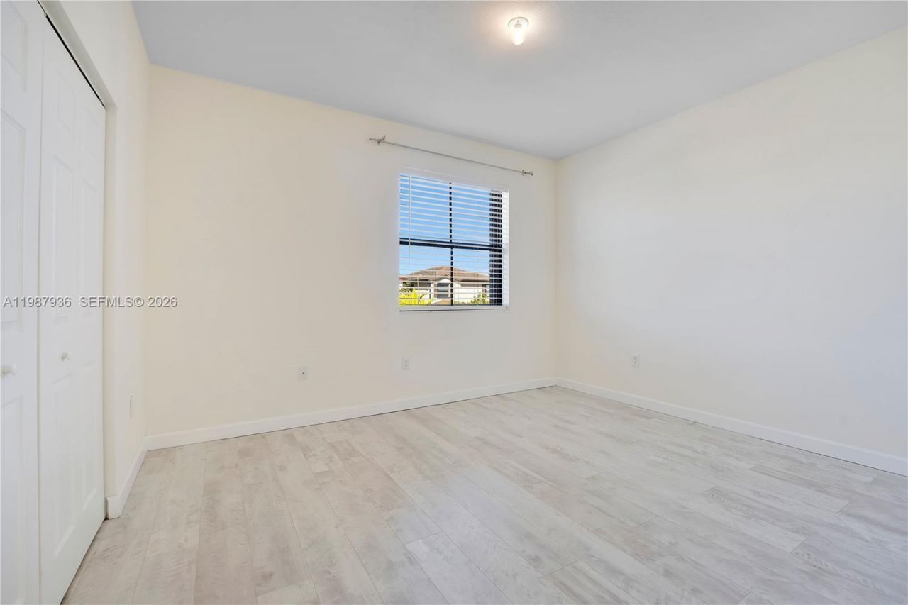 10521 W 35th Way, Hialeah, FL 33018 Photo