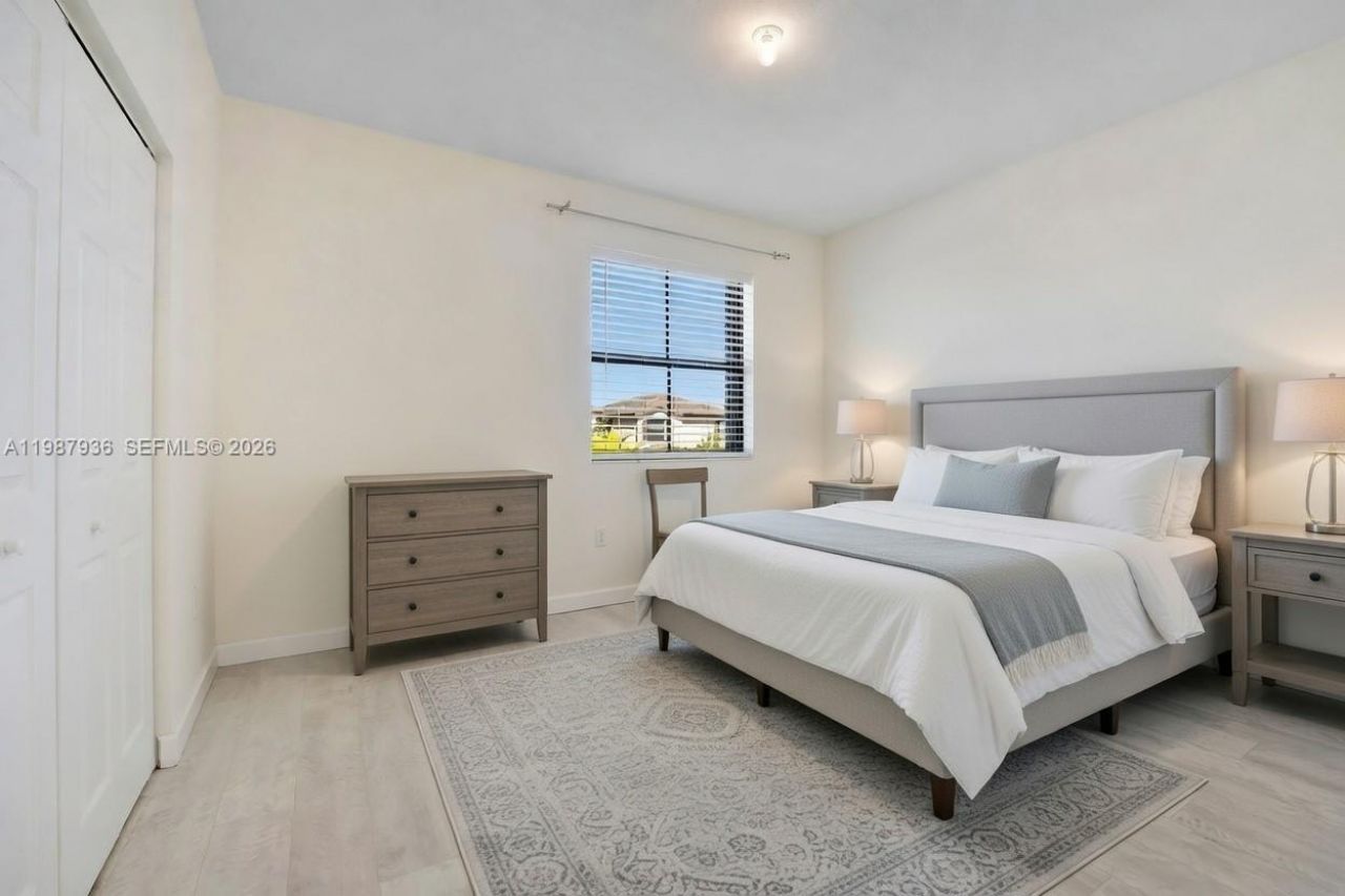 10521 W 35th Way, Hialeah, FL 33018 Photo