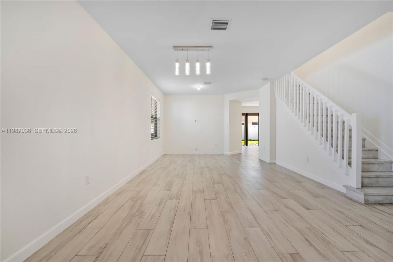 10521 W 35th Way, Hialeah, FL 33018 Photo