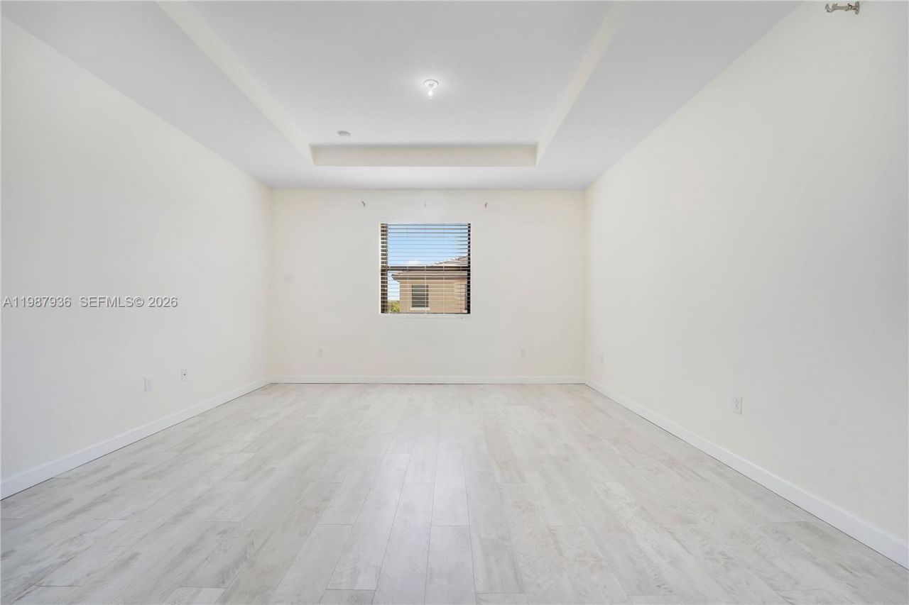 10521 W 35th Way, Hialeah, FL 33018 Photo