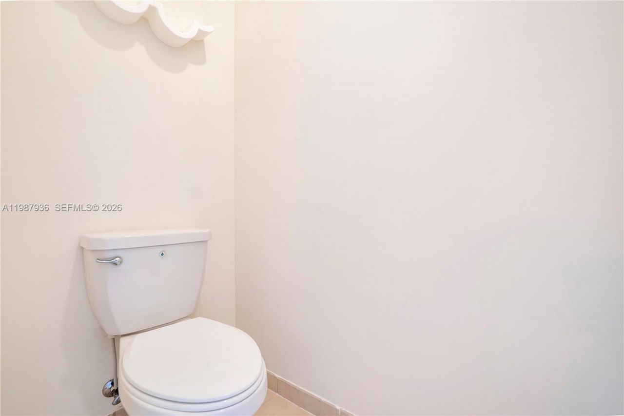 10521 W 35th Way, Hialeah, FL 33018 Photo