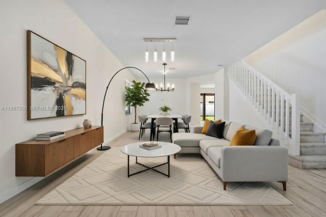 10521 W 35th Way, Hialeah, FL 33018 Photo