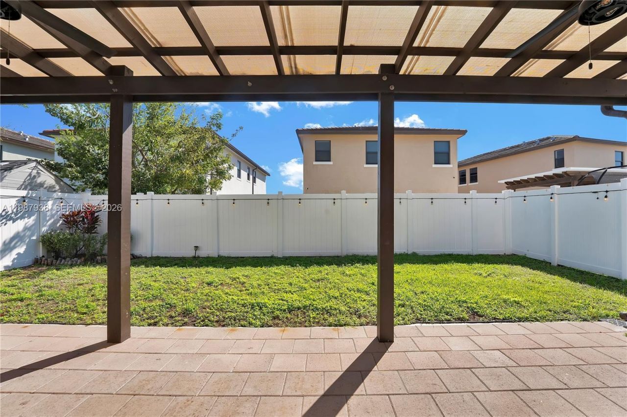 10521 W 35th Way, Hialeah, FL 33018 Photo