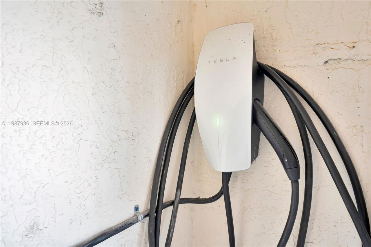 10521 W 35th Way, Hialeah, FL 33018 Photo