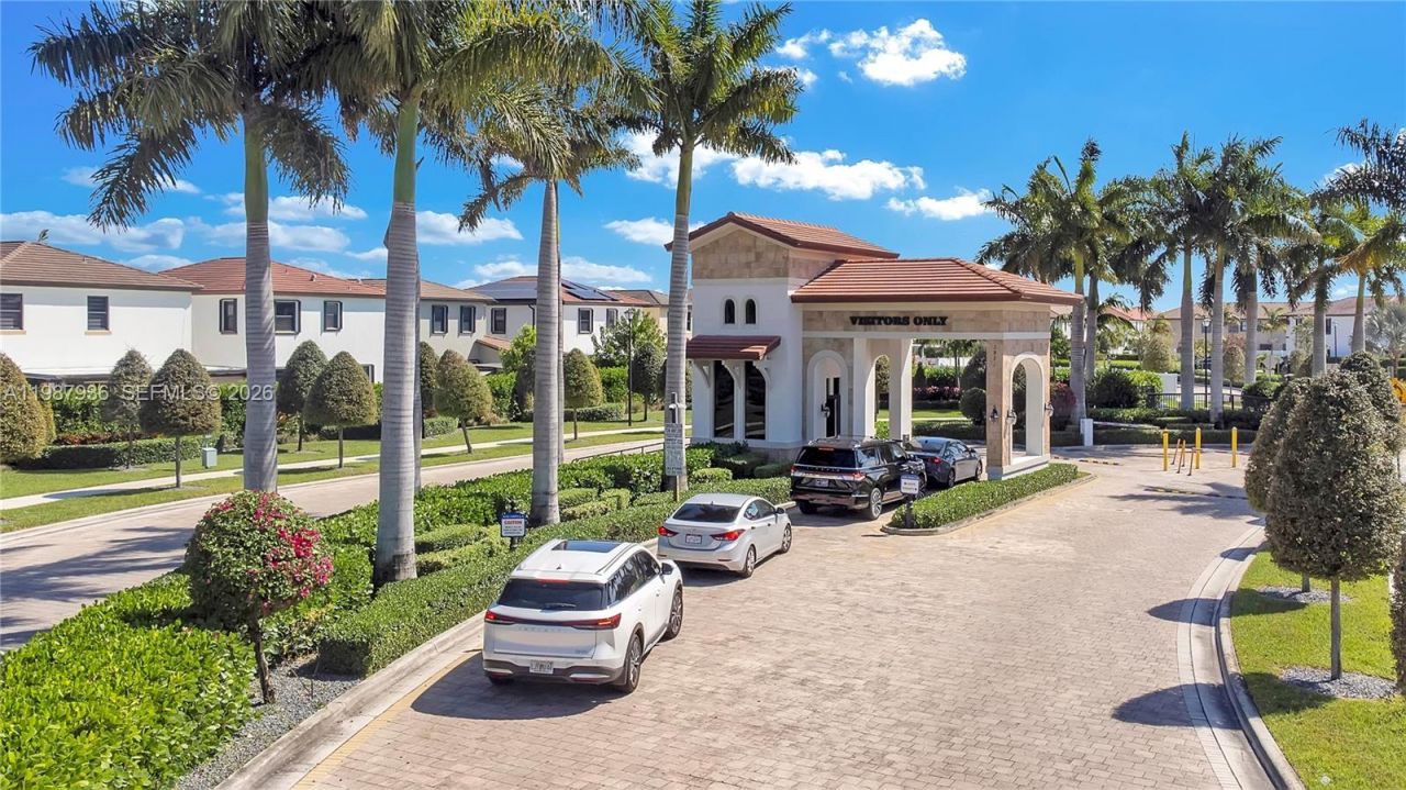 10521 W 35th Way, Hialeah, FL 33018 Photo