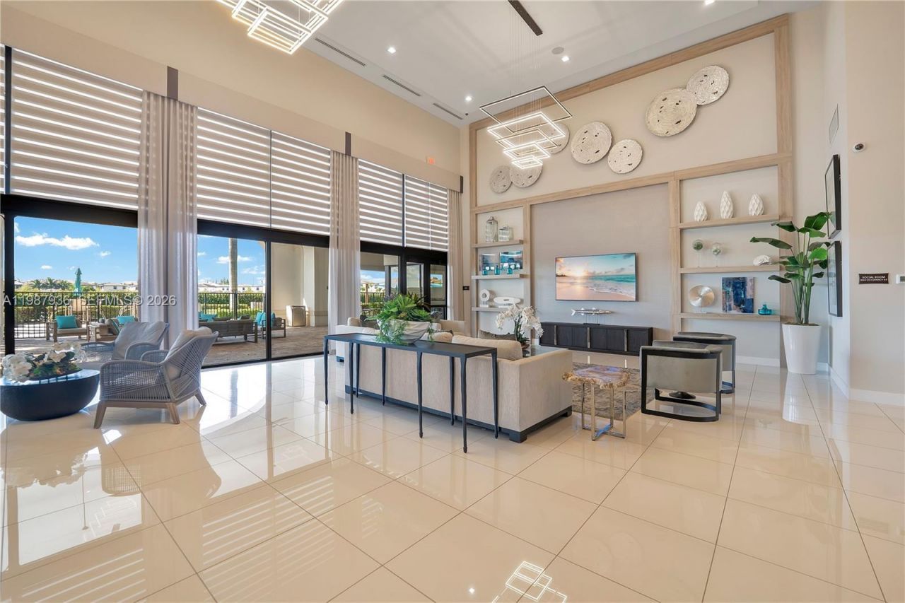 10521 W 35th Way, Hialeah, FL 33018 Photo