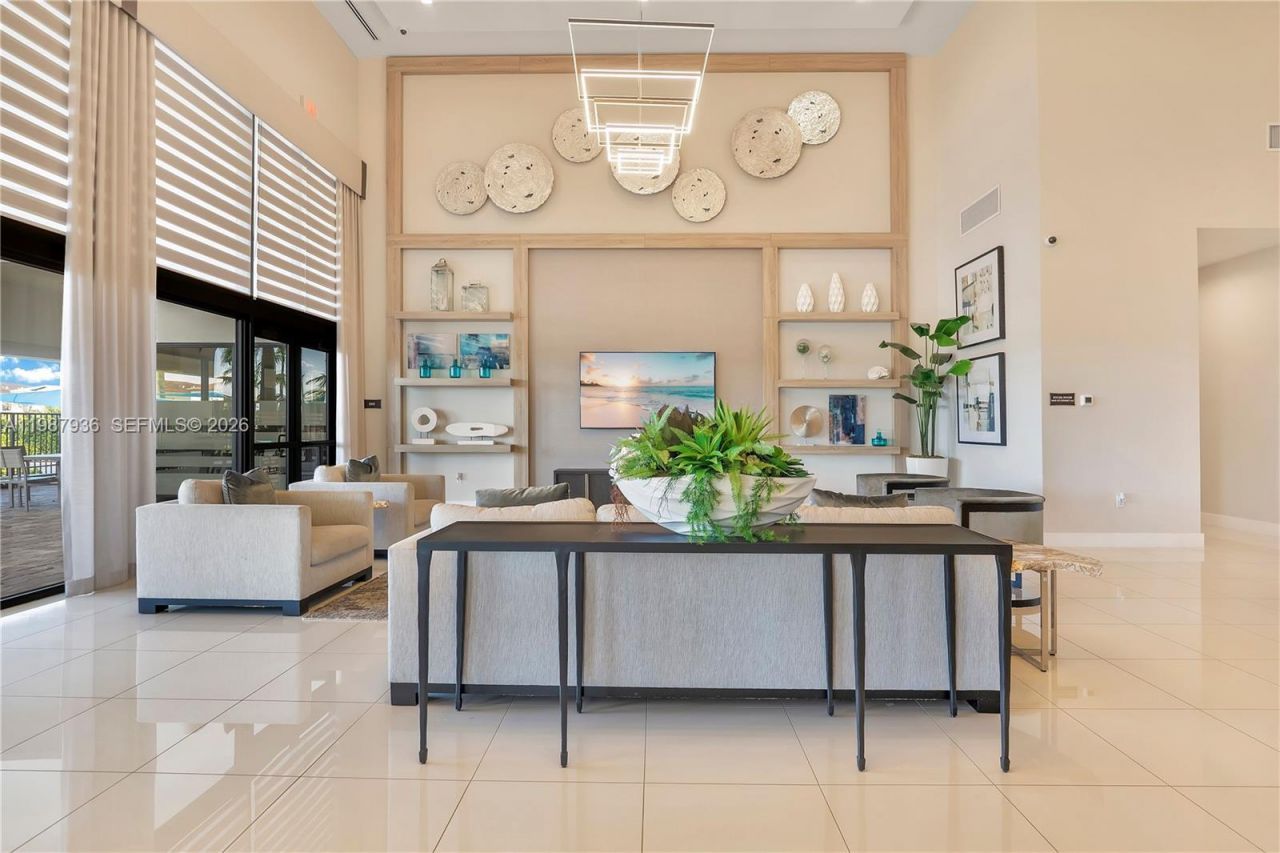 10521 W 35th Way, Hialeah, FL 33018 Photo