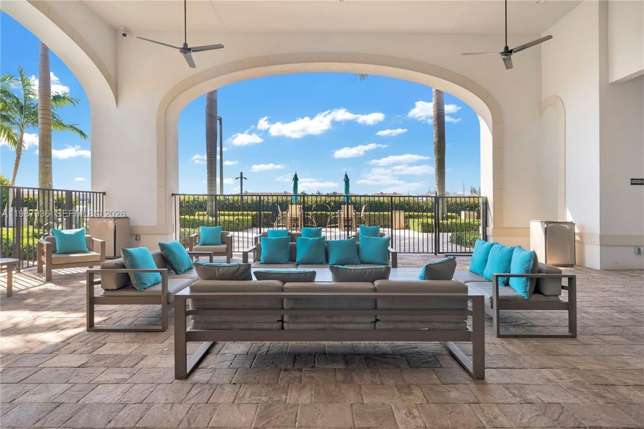 10521 W 35th Way, Hialeah, FL 33018 Photo