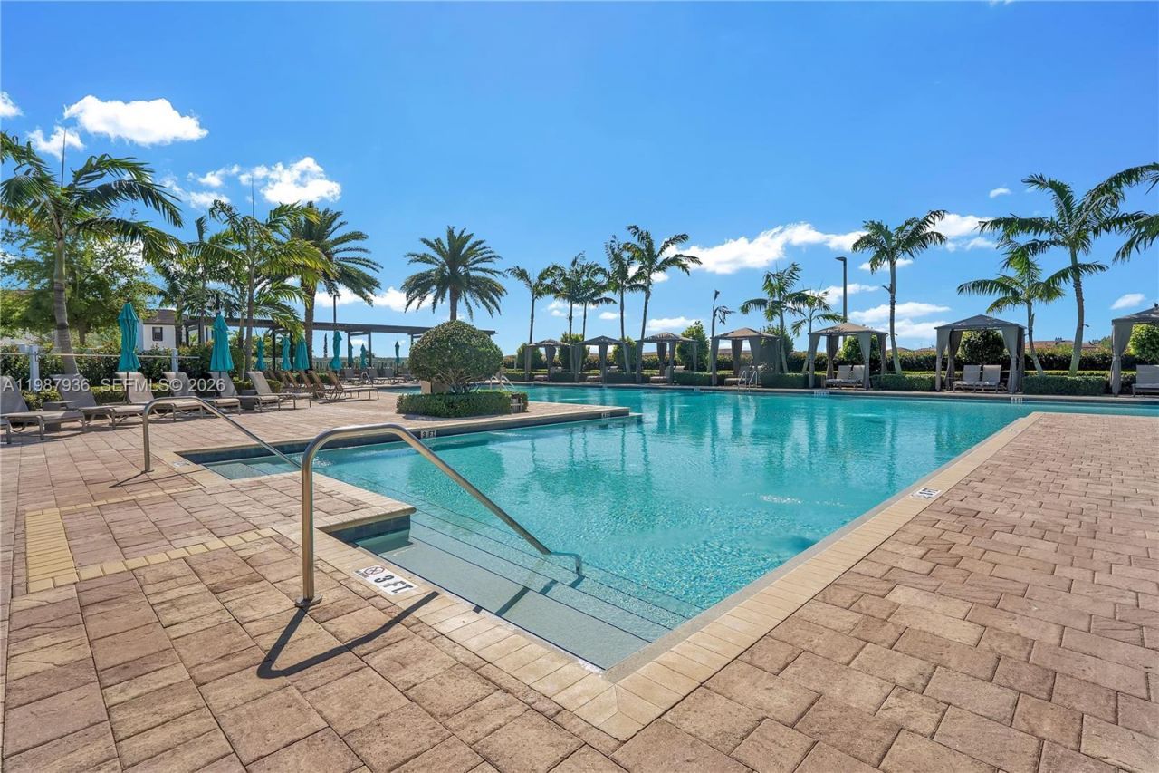 10521 W 35th Way, Hialeah, FL 33018 Photo