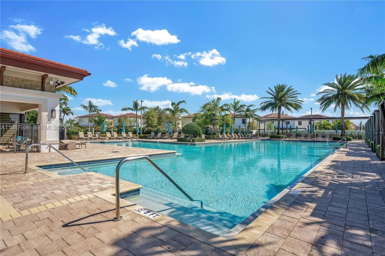 10521 W 35th Way, Hialeah, FL 33018 Photo