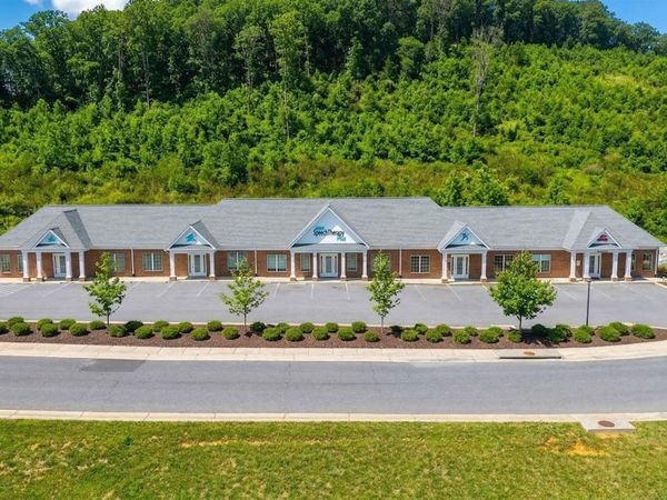 100 RED OAK DR, Unit 105, STAUNTON, VA 24401