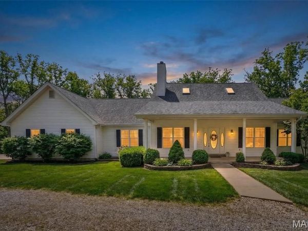 27431 Lee Court , Warrenton, MO 63383