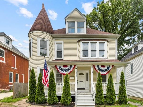 5829 Bartmer Avenue, St Louis, MO 63112