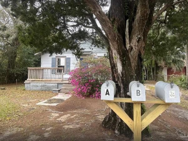 115 N I St, Pensacola, FL 32501