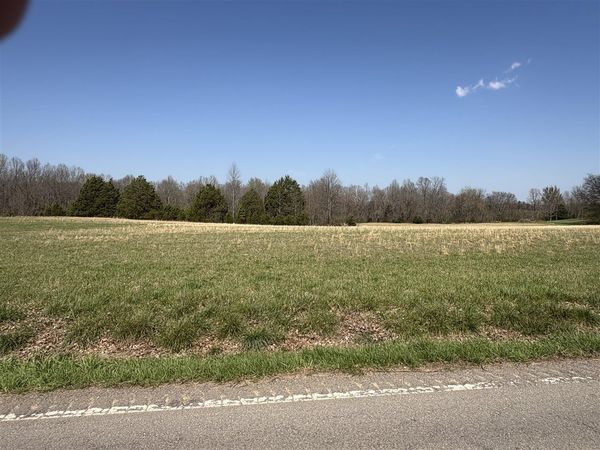 5046 Bowling Green Road , Scottsville, KY 42164