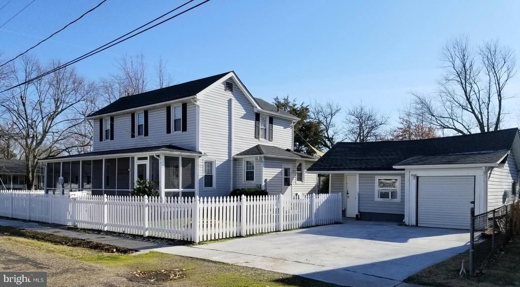 300 Lafayette Street, Colonial Beach, VA 22443 Main Photo