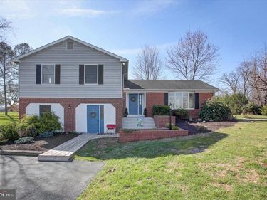 3994 W WEAVER ROAD, GREENCASTLE, PA 17225