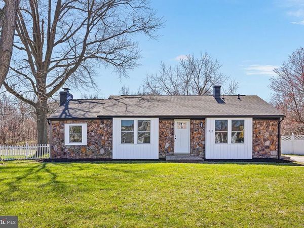 32 CONSTITUTION BOULEVARD, NEW CASTLE, DE 19720