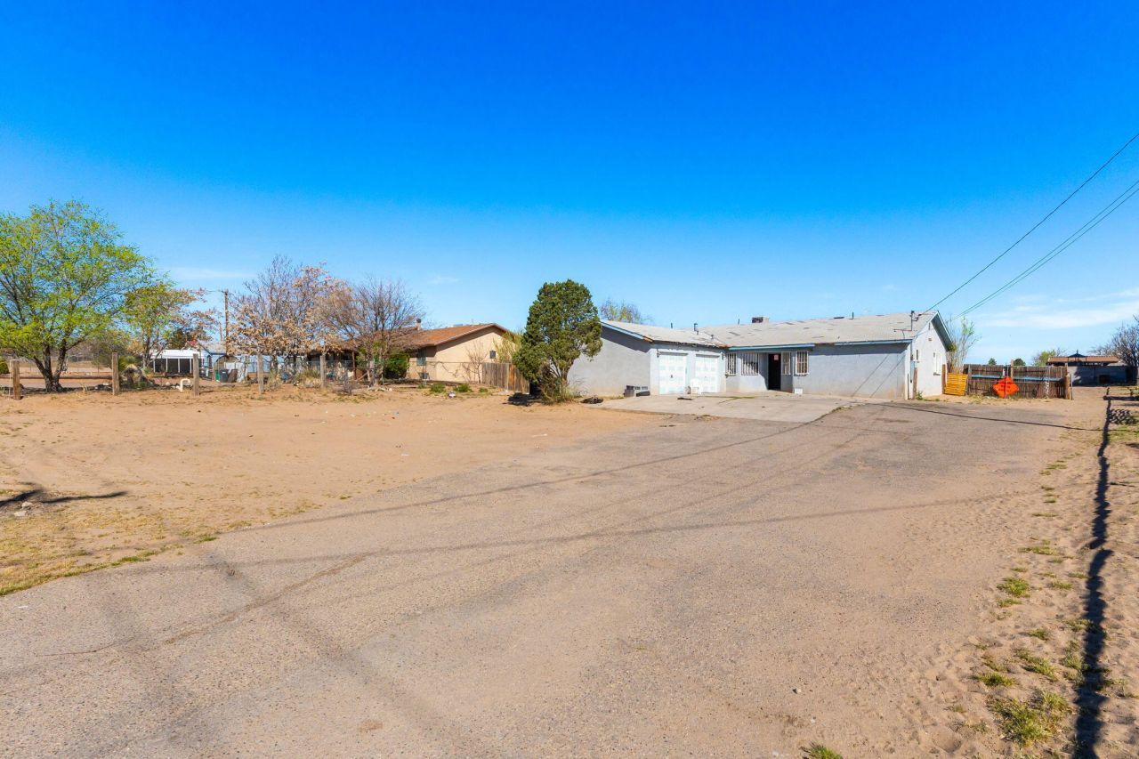 5319 Powers Way Road Sw, Albuquerque, NM 87121 Main Photo