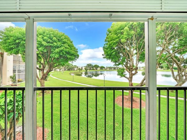 5250 Las Verdes Circle, Unit 212, Delray Beach, FL 33484