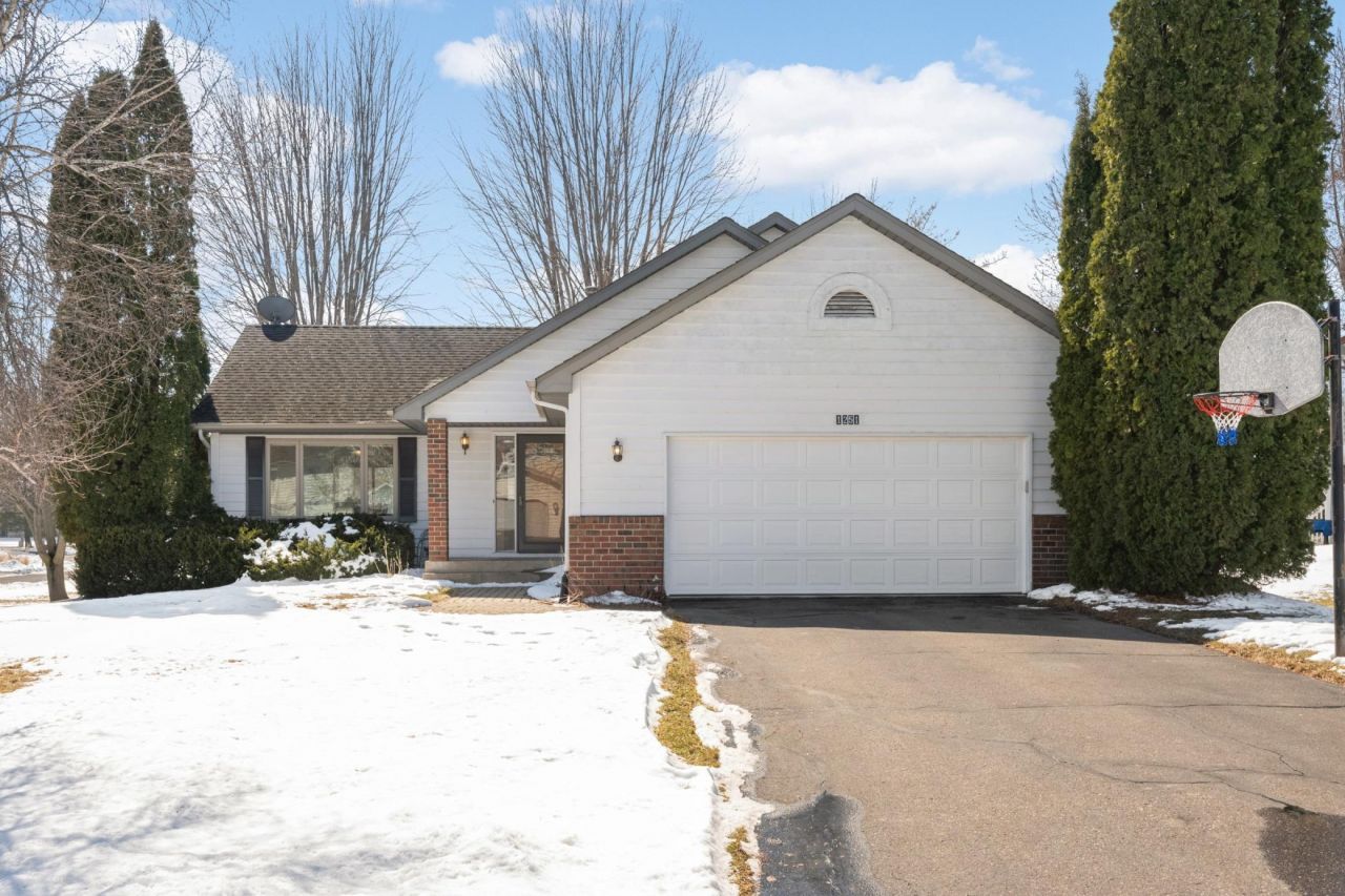 1251 Lake Susan Hills Drive, Chanhassen, MN 55317 Main Photo