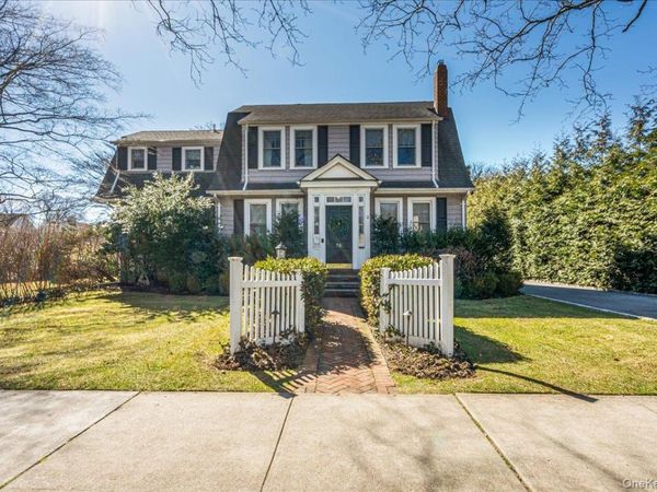 70 Magnolia Avenue , Garden City, NY 11530