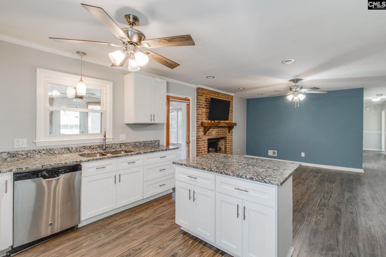 104 Sweet Springs Court  Photo 4