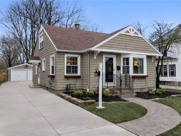 100 N Cayuga Road, Buffalo, NY 14221