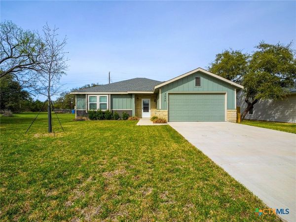 3625 Sagebrush Trail , Kingsland, TX 78639